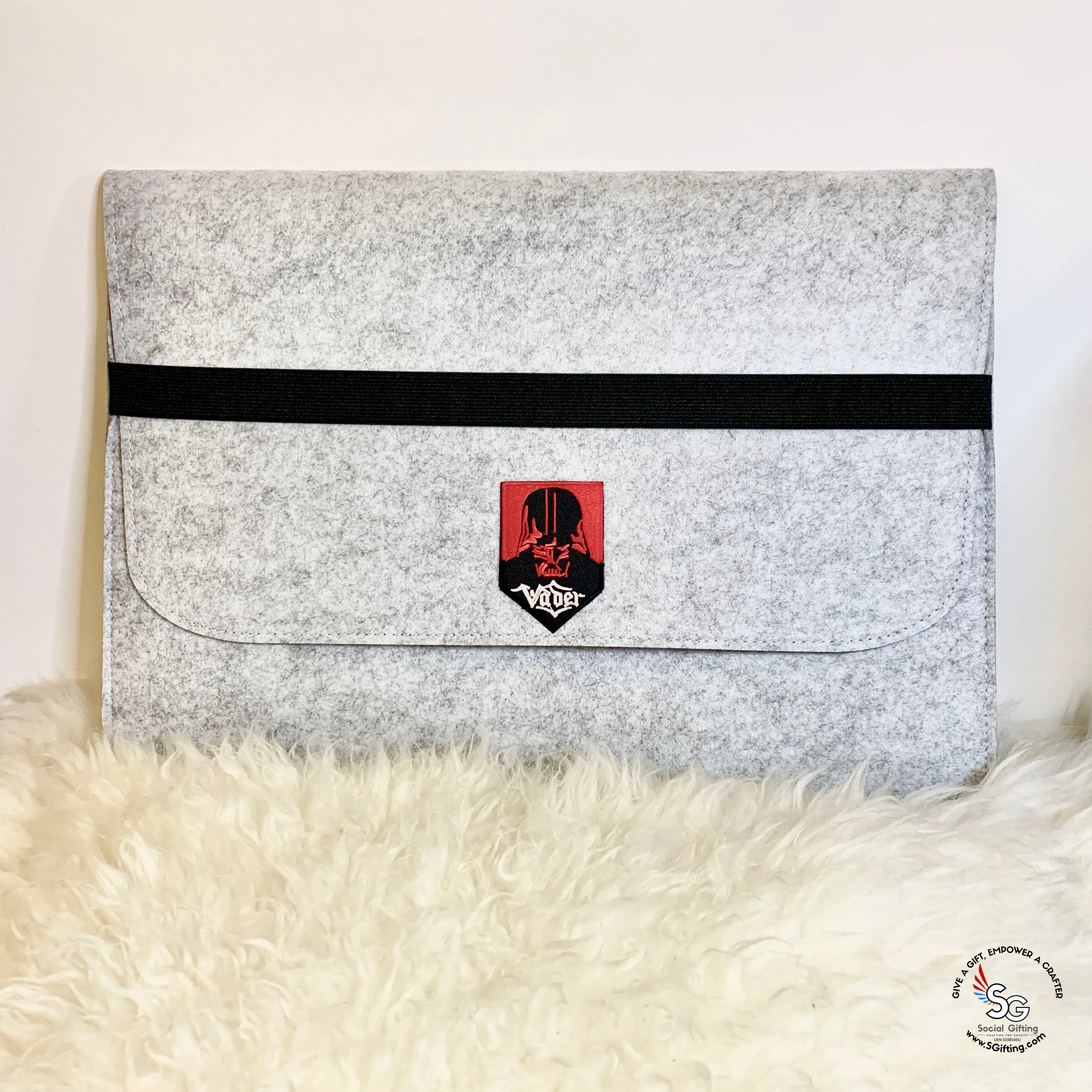 15.6 inch Light Grey Laptop Sleeve with Elastic Band and Iron-on Patch