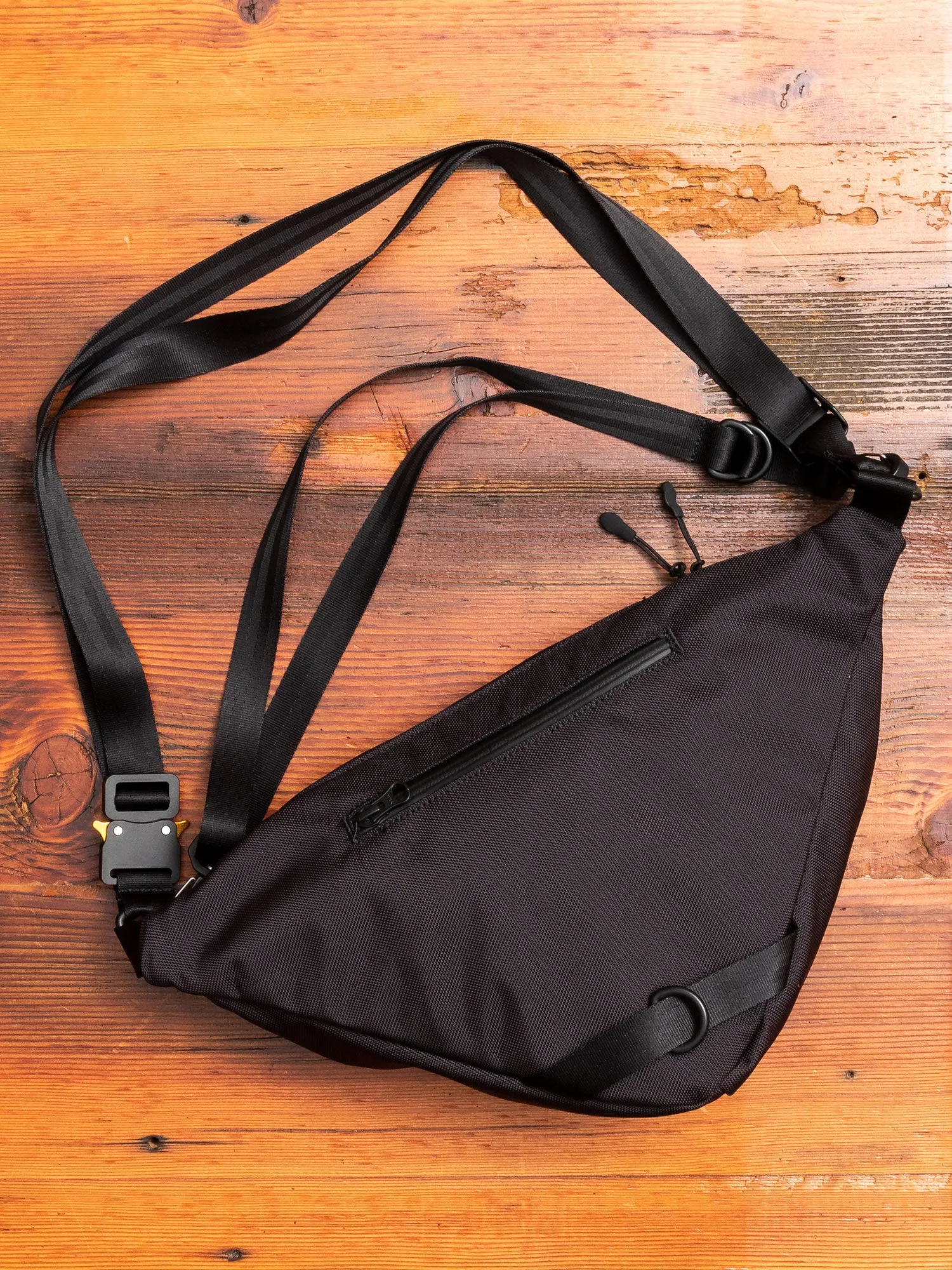 Cramshell Waist Bag in Black