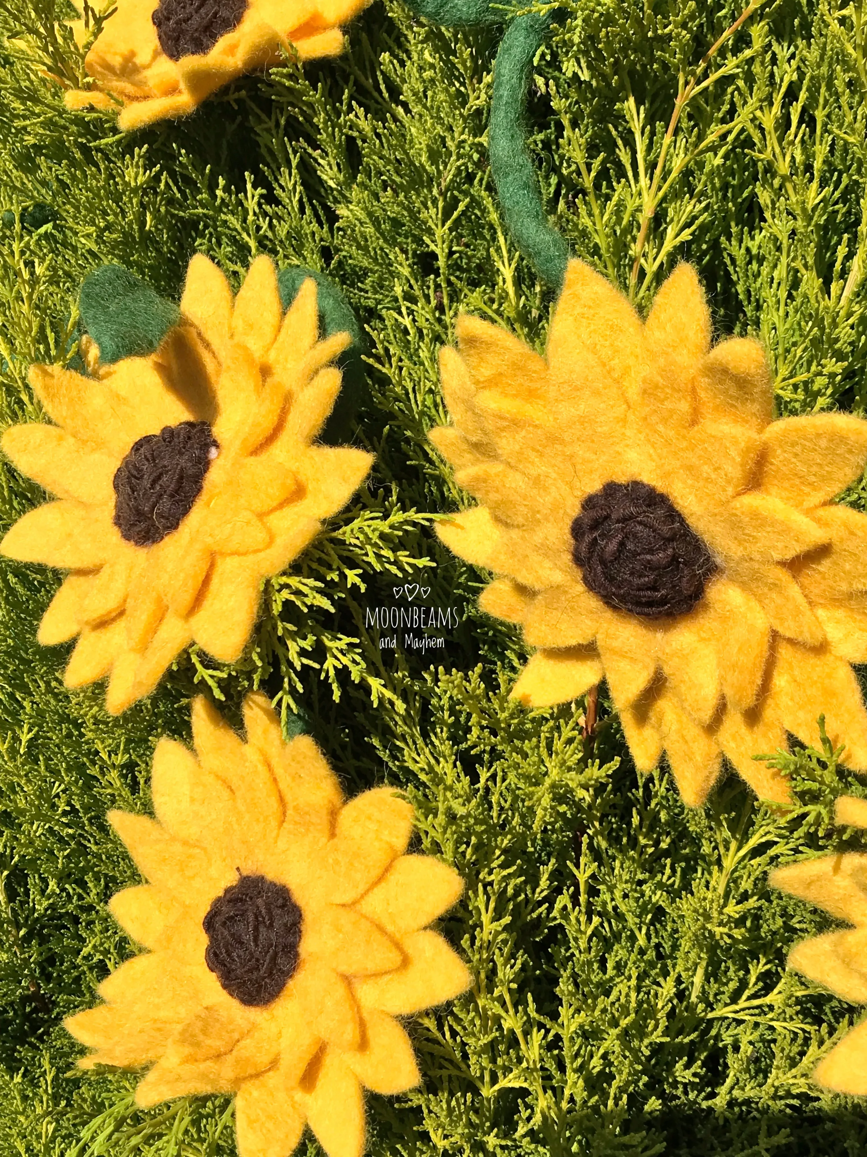 ENCHANTING LARGE FELTED SUNFLOWER STRAND