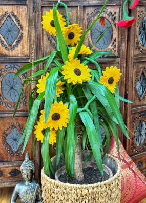 ENCHANTING LARGE FELTED SUNFLOWER STRAND