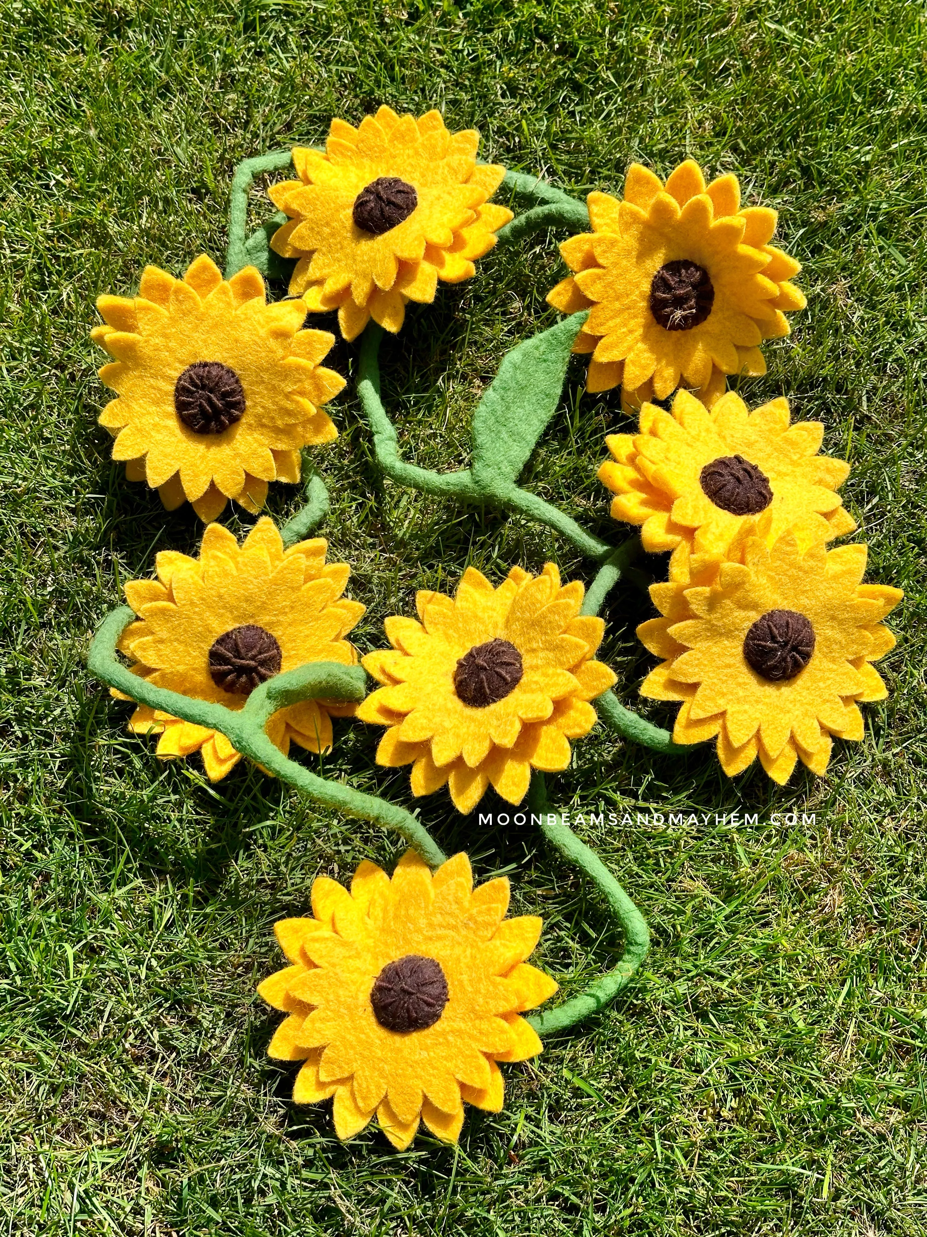 ENCHANTING LARGE FELTED SUNFLOWER STRAND