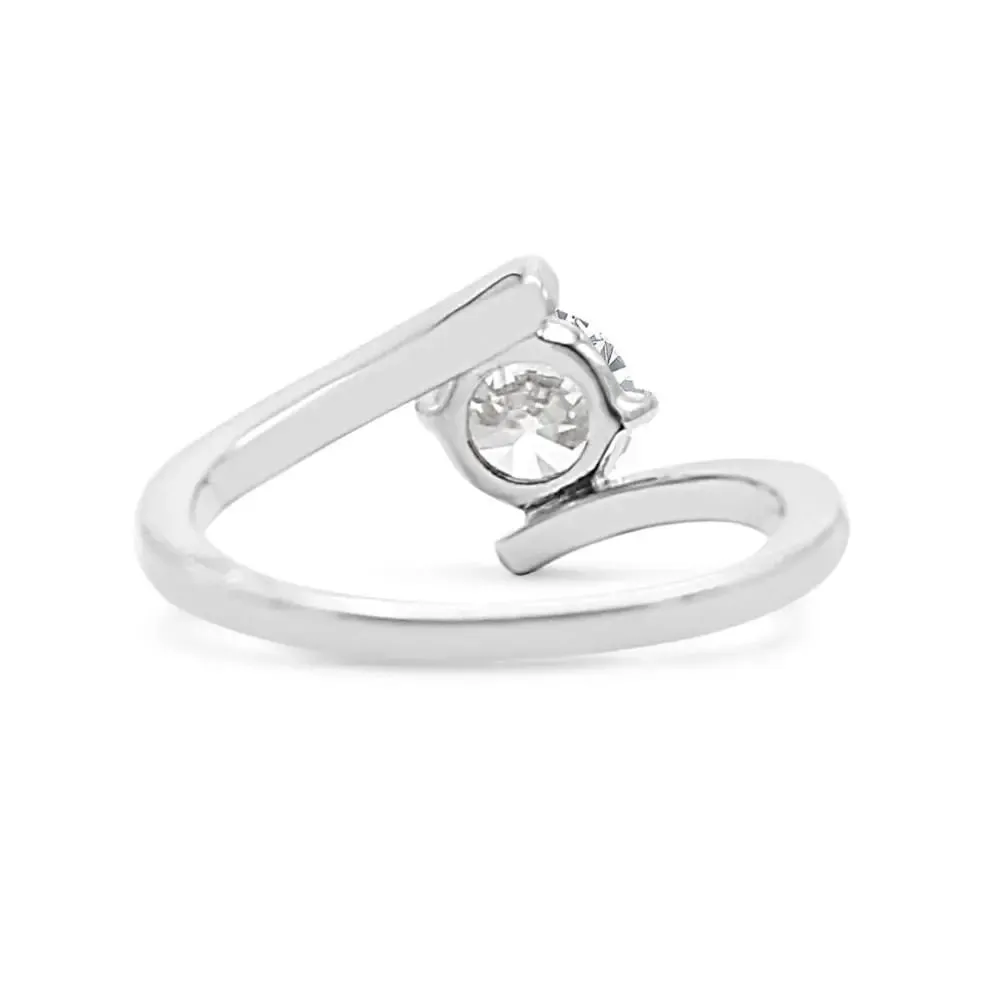 GIA Certificated 0.90cts Diamond Ring - in Platinum