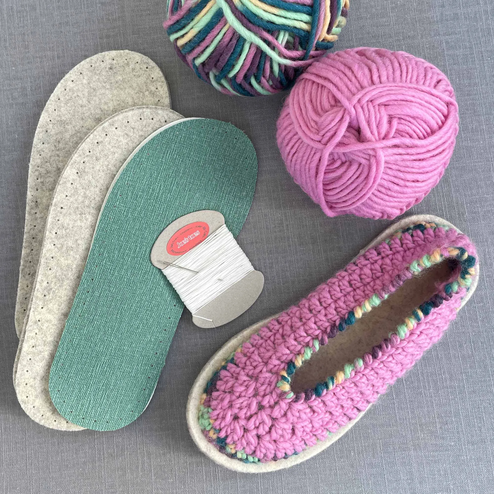 Joe's Toes Sarah Crochet Slipper Kit - Blossom or Fuchsia Mix