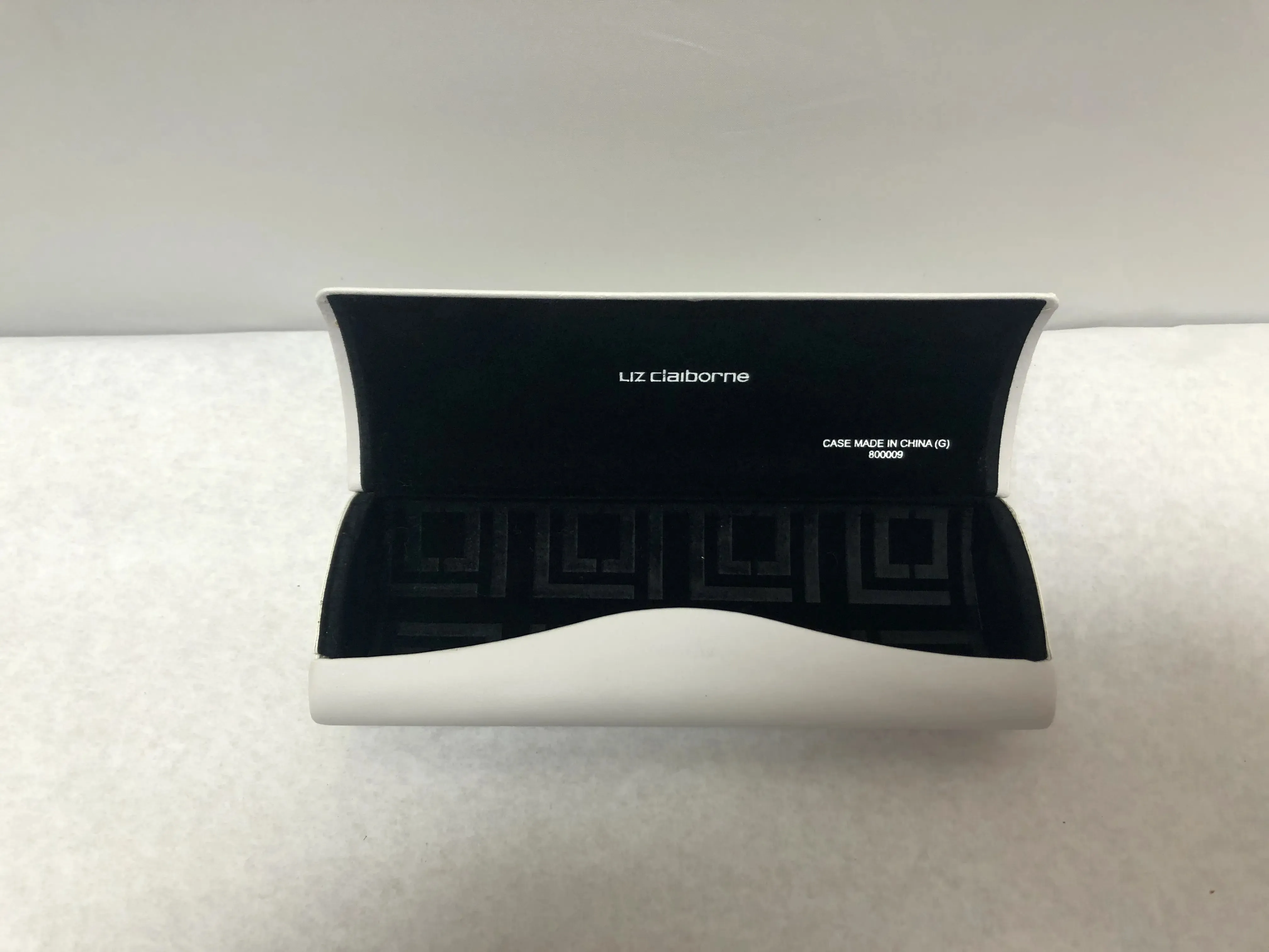 Liz Claiborne Optical Eyeglasses Hard Case | KMOPT-15