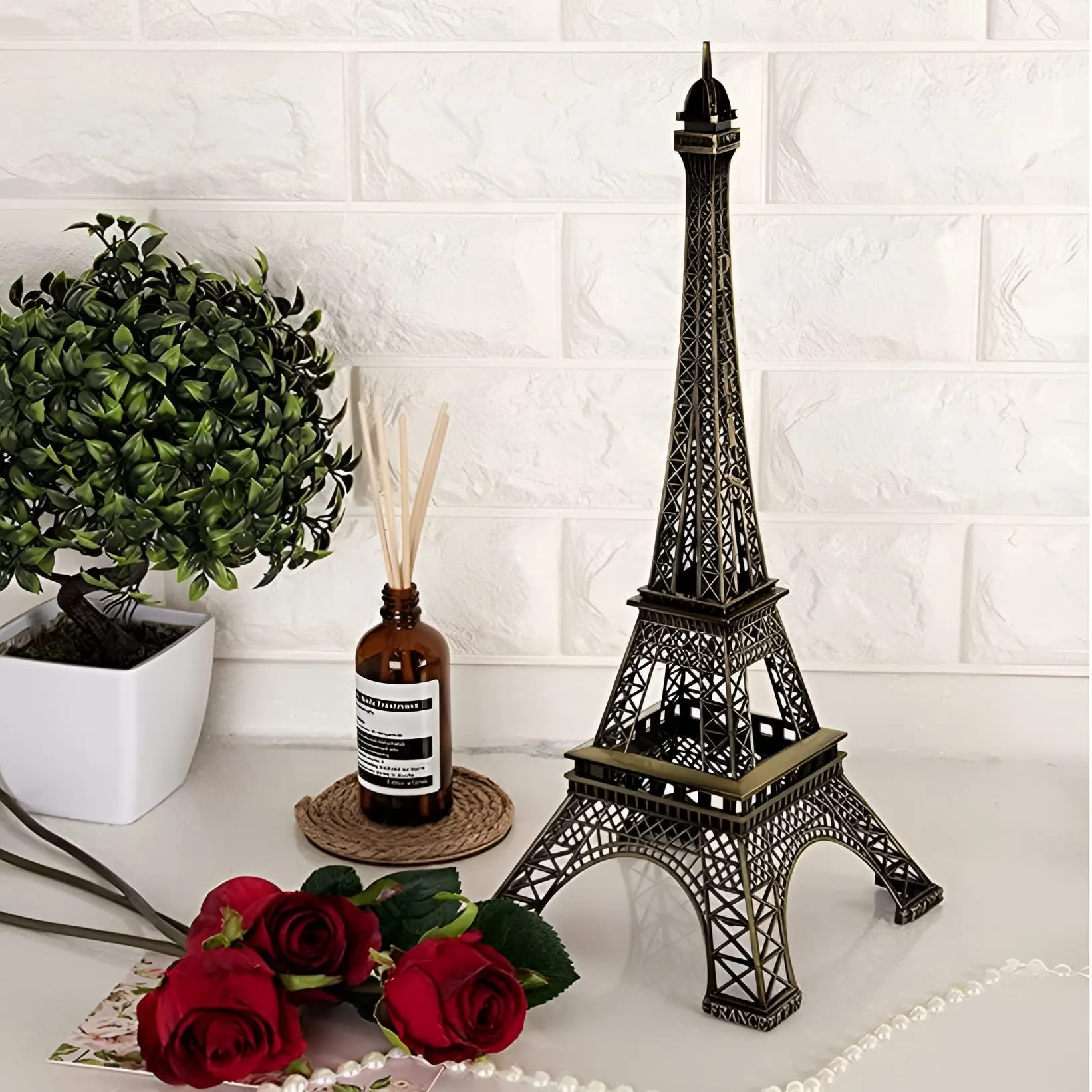 Oblivion Antique Finish 3D Gold Metal Paris Eiffel Tower Metal Craft Famous Landmark Building Metal Statue, Cabinet, Office, Gifts Decorative Showpiece.