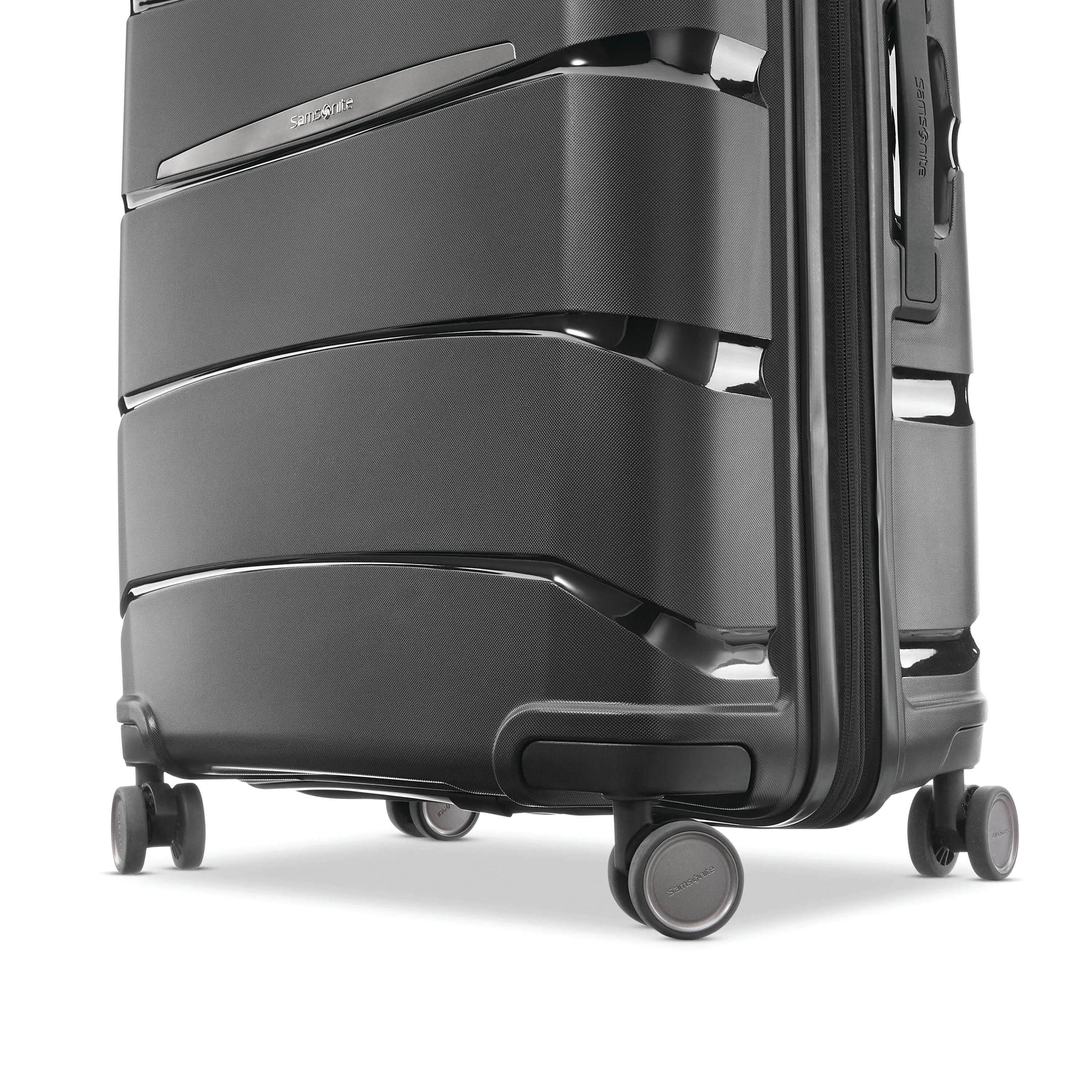 Samsonite Outline Pro Medium Spinner Luggage